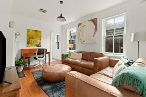 'Two of a Kind' Heritage Stay with Harbour Views, Sydney